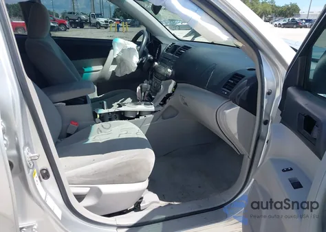 2010 Toyota Highlander Base V6 from USA, damaged, VIN 5TDBK3EH5AS018141